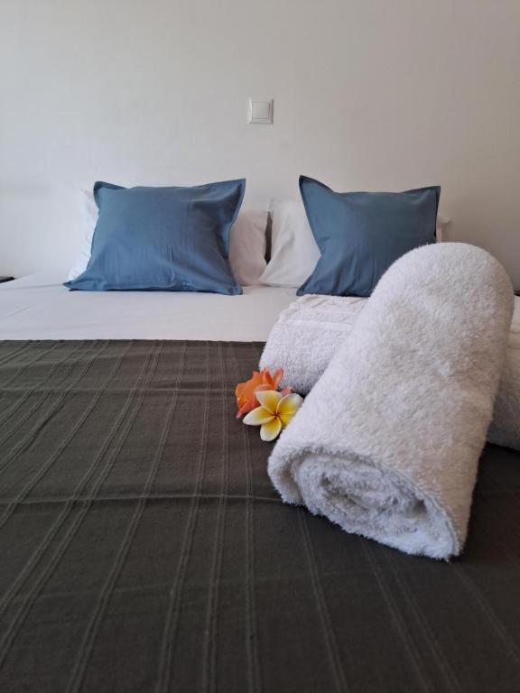 Postel nebo postele na pokoji v ubytování Triton Authentic Cretan Hotel