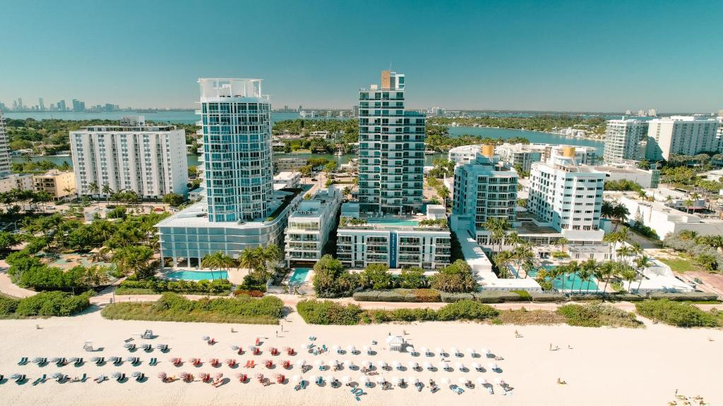 Uma visão geral de Miami Beach ou uma vista da cidade tirada do apartamento
