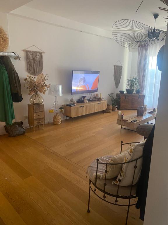 TV a/nebo společenská místnost v ubytování Vannina