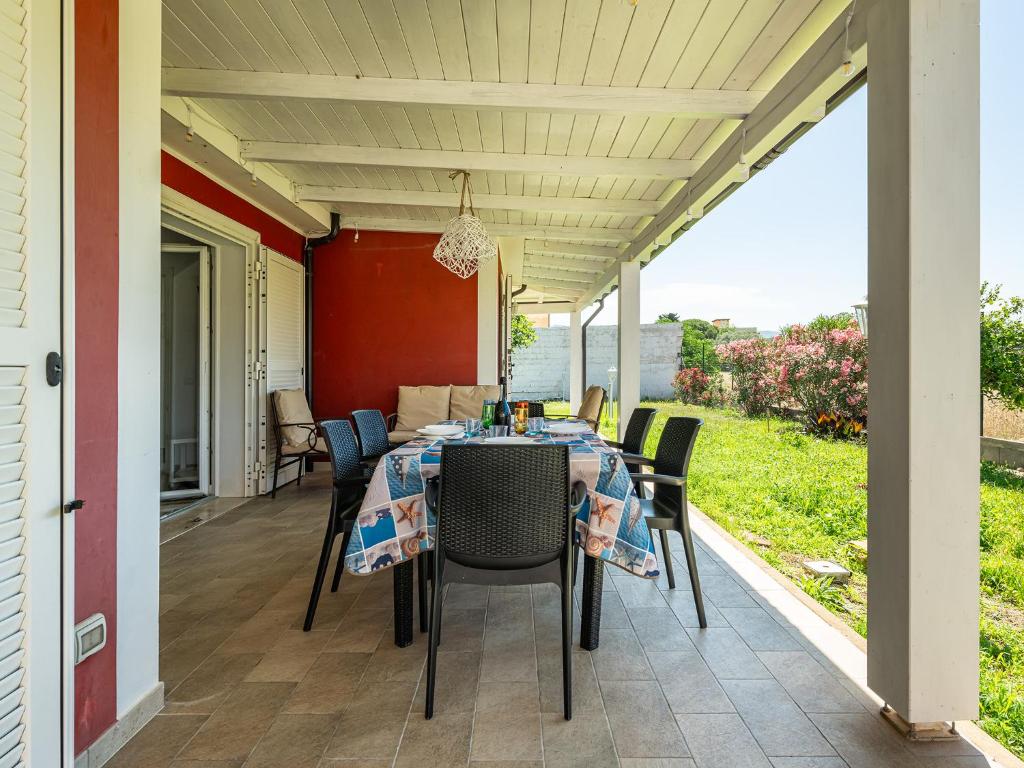 A balcony or terrace at Villa Lunu
