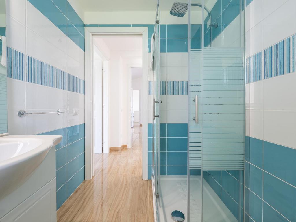A bathroom at Villa Lunu