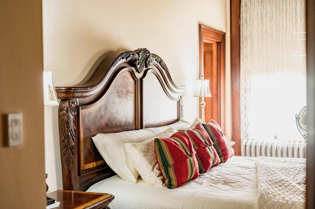 Postel nebo postele na pokoji v ubytování One of These Nights - King Sized Bed - Sleeps 2