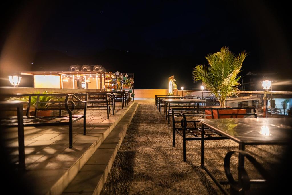 Fotografie z fotogalerie ubytování Baranda Restro and Events v destinaci Besisahar