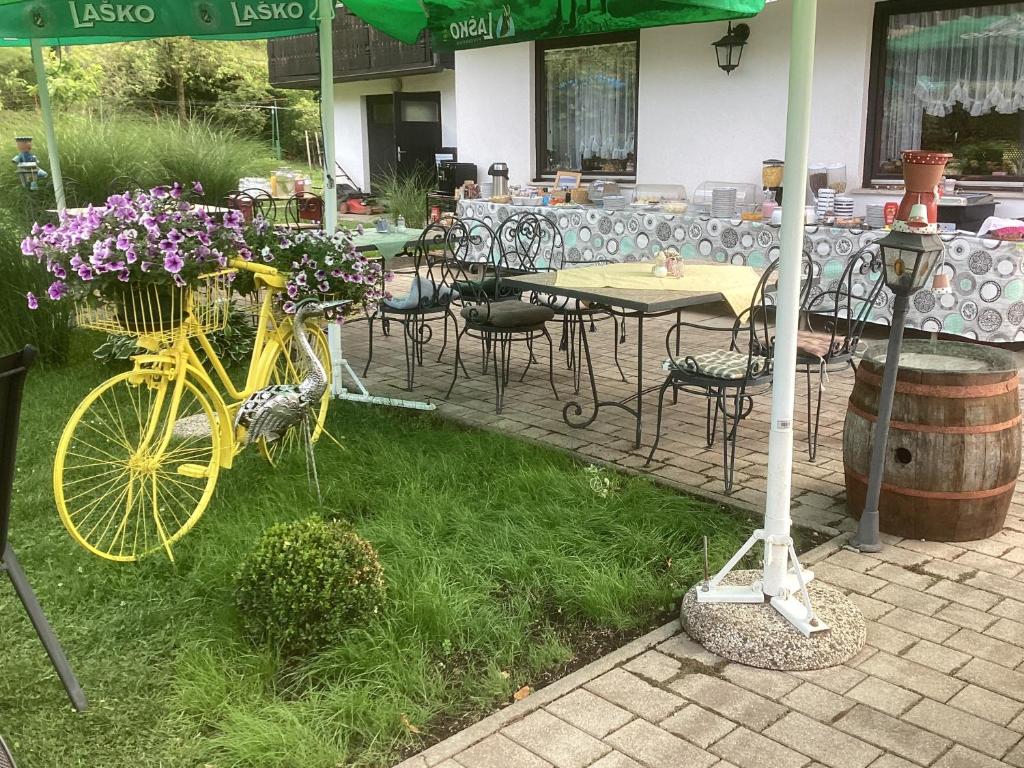 Zahrada ubytování Apartments & Rooms Preseren