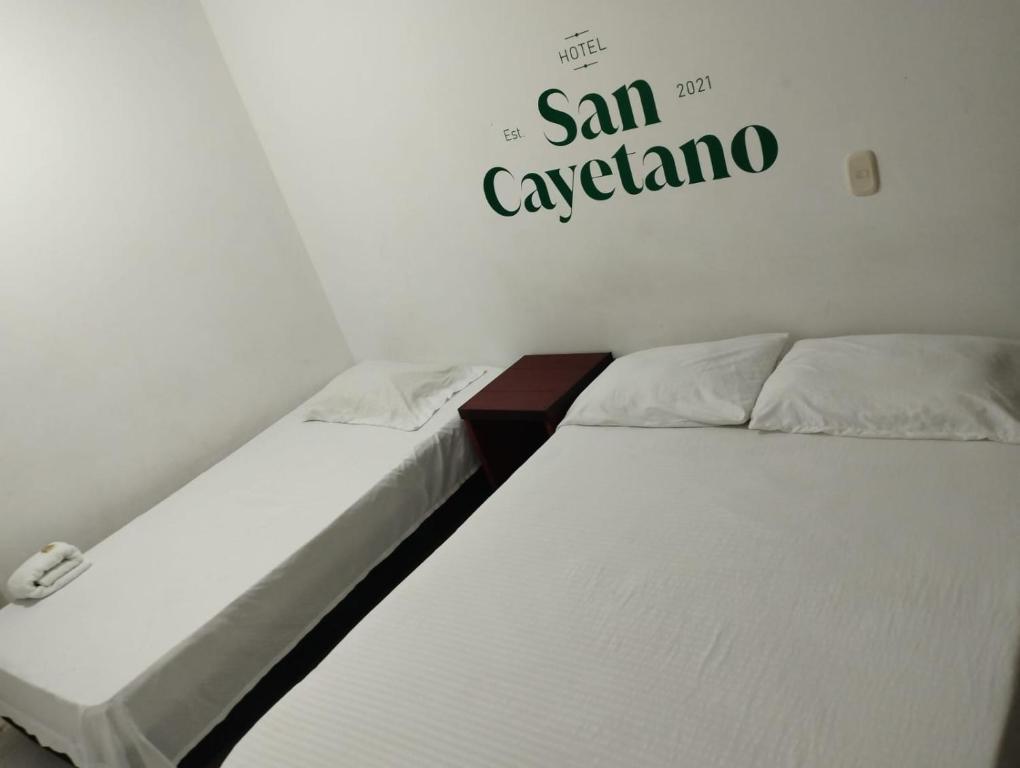 Hotel San Cayetano - Quarto Duplo Deluxe Com Cama Extra