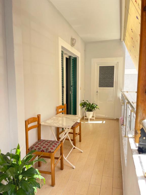 Seaside Escape Apartment - Image 4