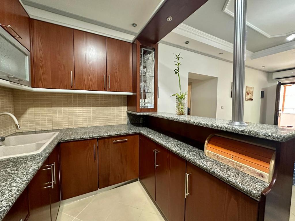 Seaside Escape Apartment - Image 8