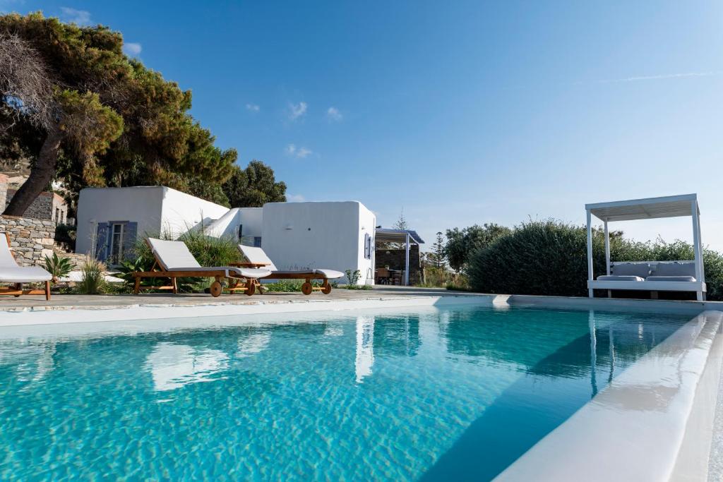 Bazén v ubytování Orasea Villa with private pool nebo v jeho okolí