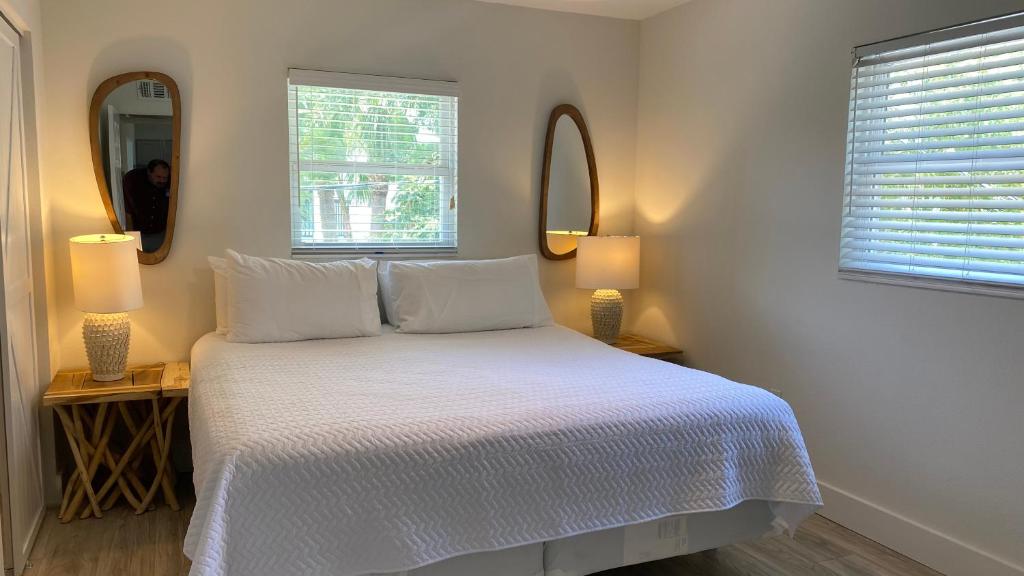 Tropical Breeze Resort - Superior King Suite
