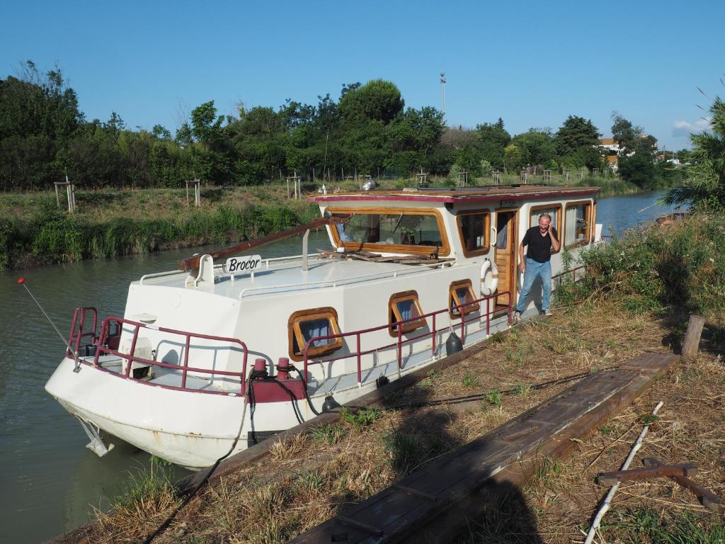 Peniche BROCOR hébergement avec participation a la navigation sur le Canal  du Midi, Béziers – Tarifs 2024