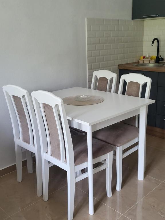 Kuchyň nebo kuchyňský kout v ubytování Novi Relax apartment