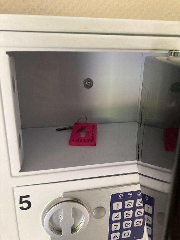 Hotel Entree - Canal View Bruges - Resim 14