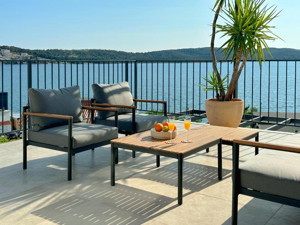 Pina&Yucca I Luxury Apartment, Walk to the Beach!, Trogir – Updated 2023  Prices