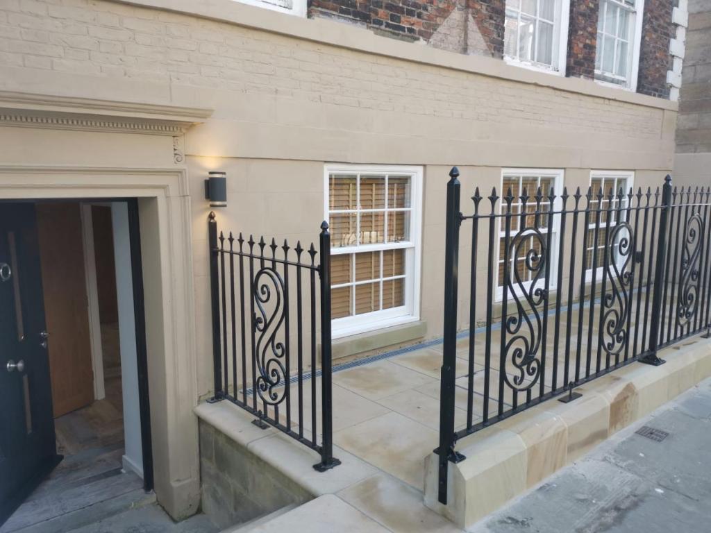 The Admirals Room, Whitby (updated prices 2024)