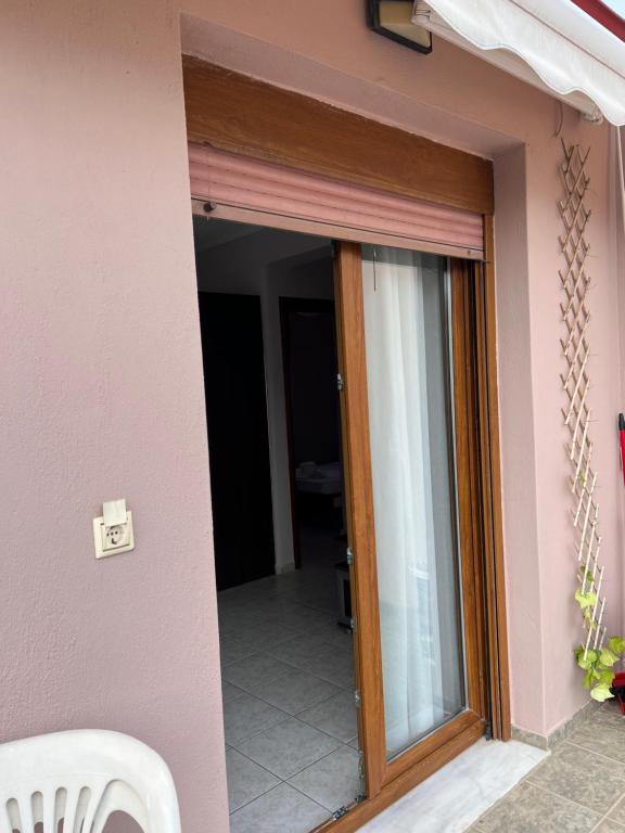 Fotografie z fotogalerie ubytování Joanna Apartment v destinaci Yerakiní