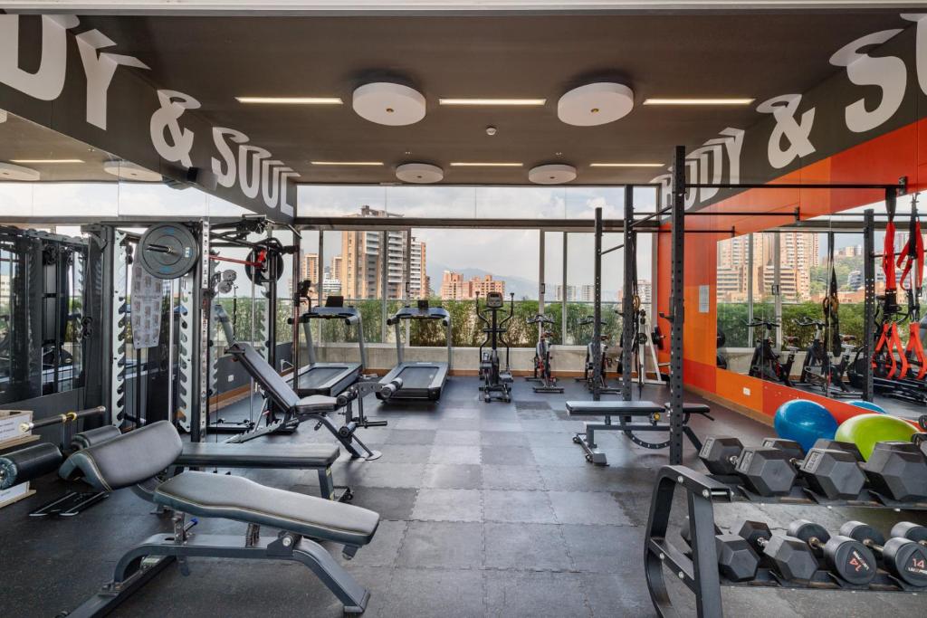Fitness centrum a/nebo fitness zařízení v ubytování Soul Lifestyle Hotel