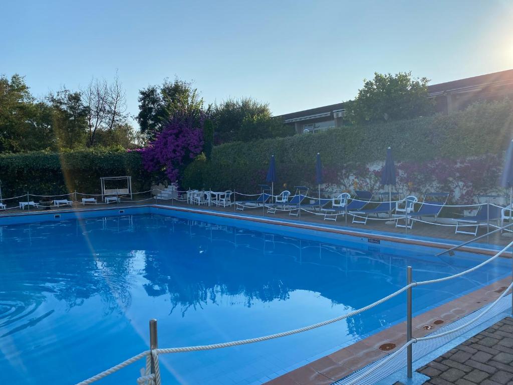 Бассейн в Dimora Sestri Levante con piscina или поблизости