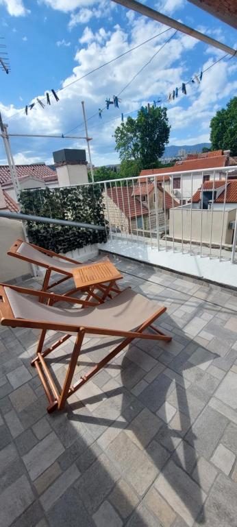 R&E Apartment - Apartment With Balcony