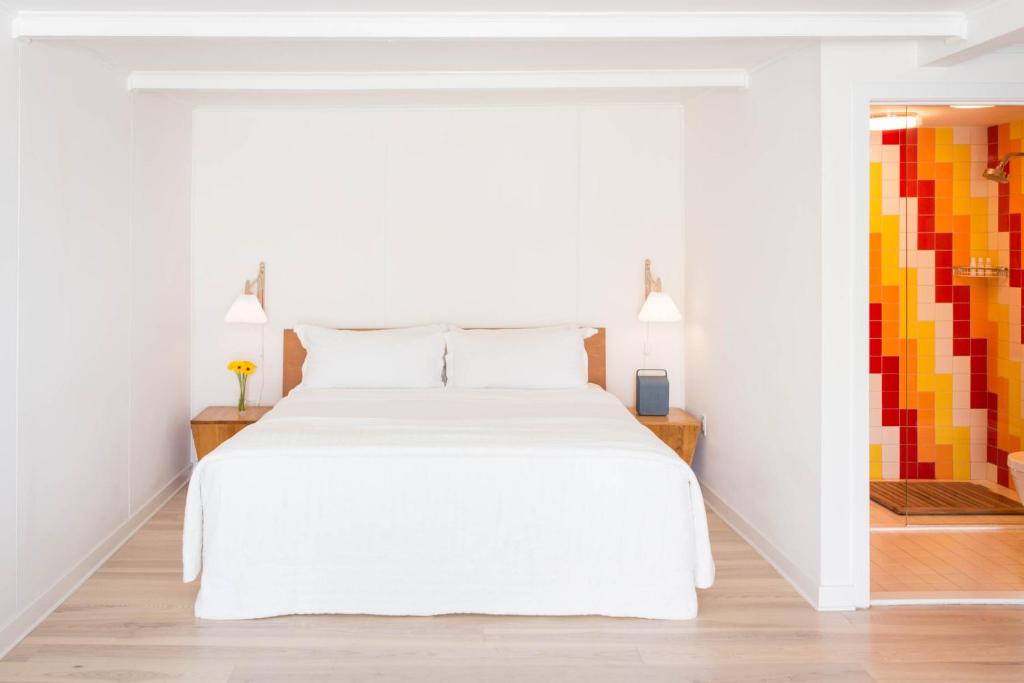 Sunset Beach Hotel, Shelter Island Heights, USA