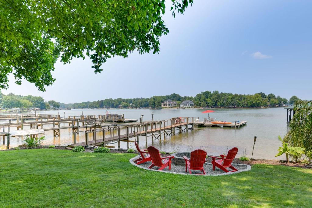 Commodore Bay Waterfront Home on Lake Norman!, Mooresville Aktualisierte Preise für 2023