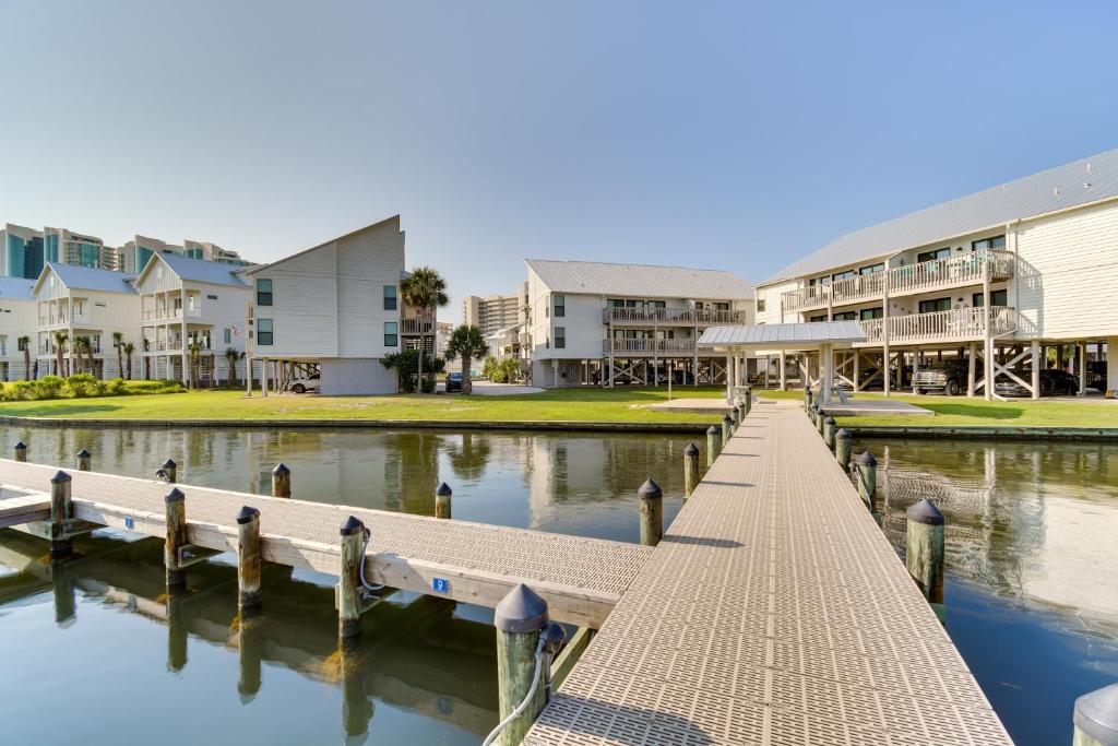 Orange Beach Condo with Dock Boaters Paradise!, Orange Beach (tarifs