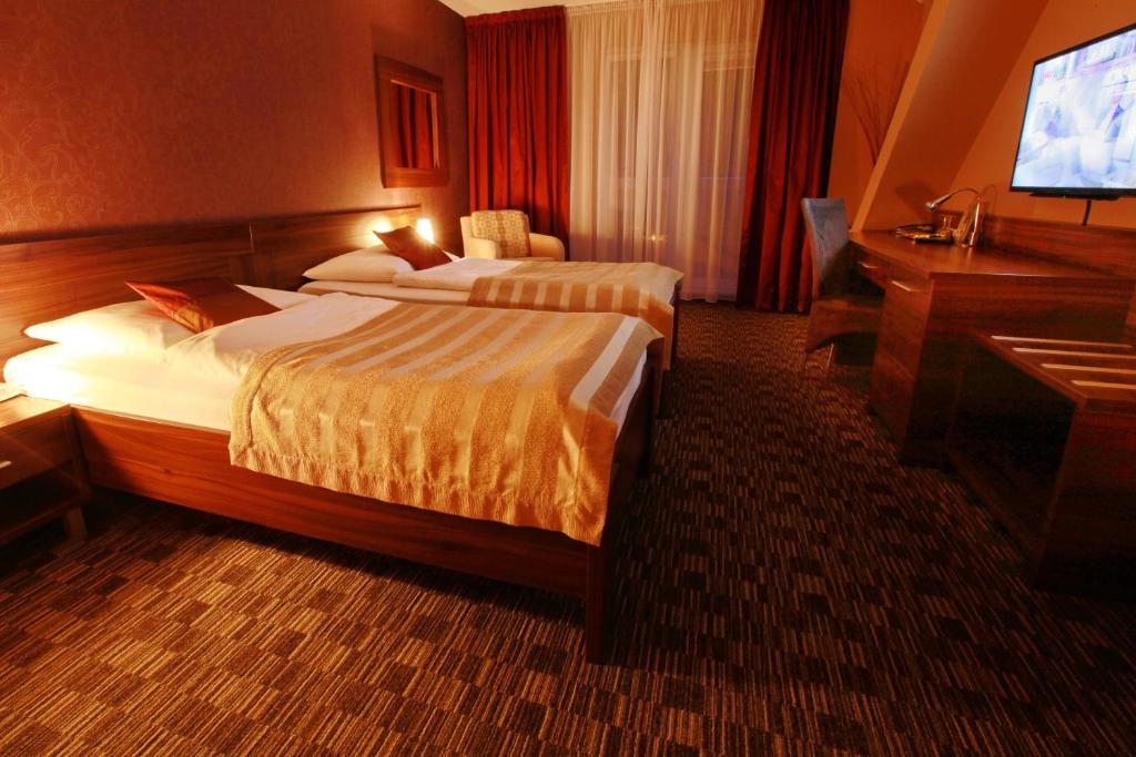 City Hotel Nitra with free parking - Resim 42