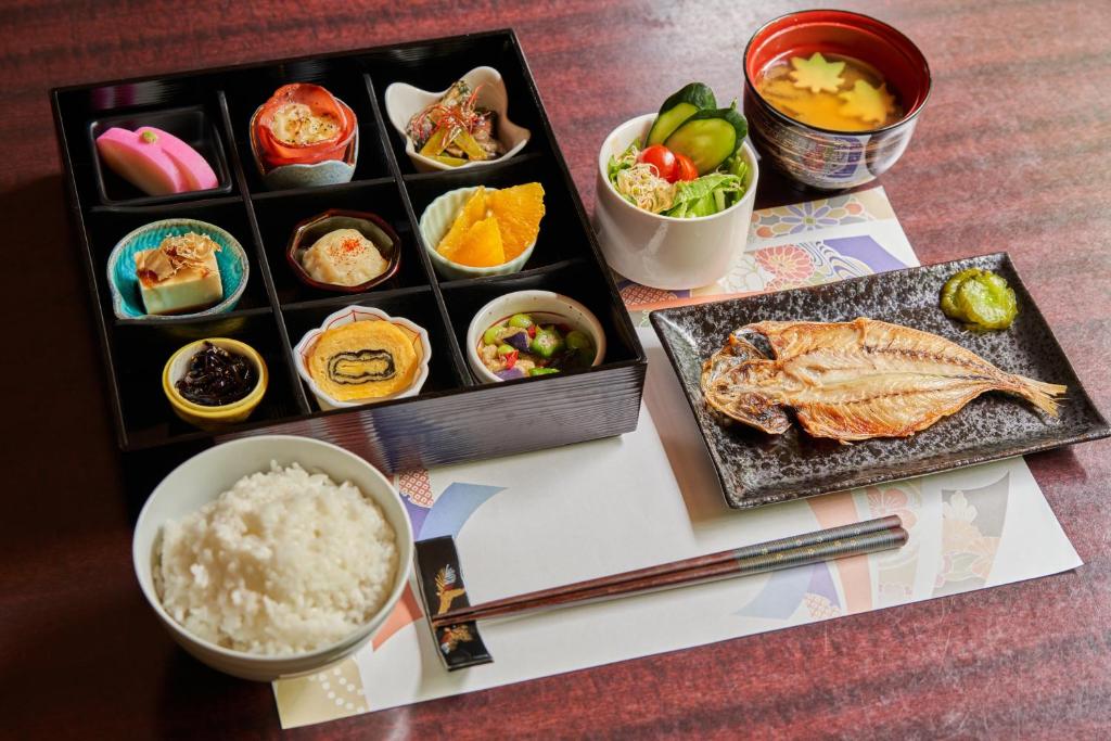 Comida en el ryokan o alrededores