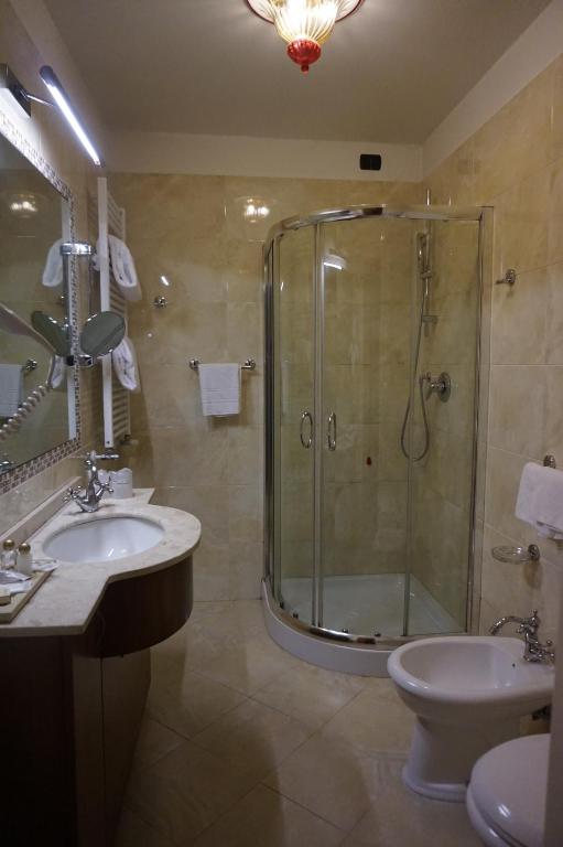 Pesaro Palace - Resim 23