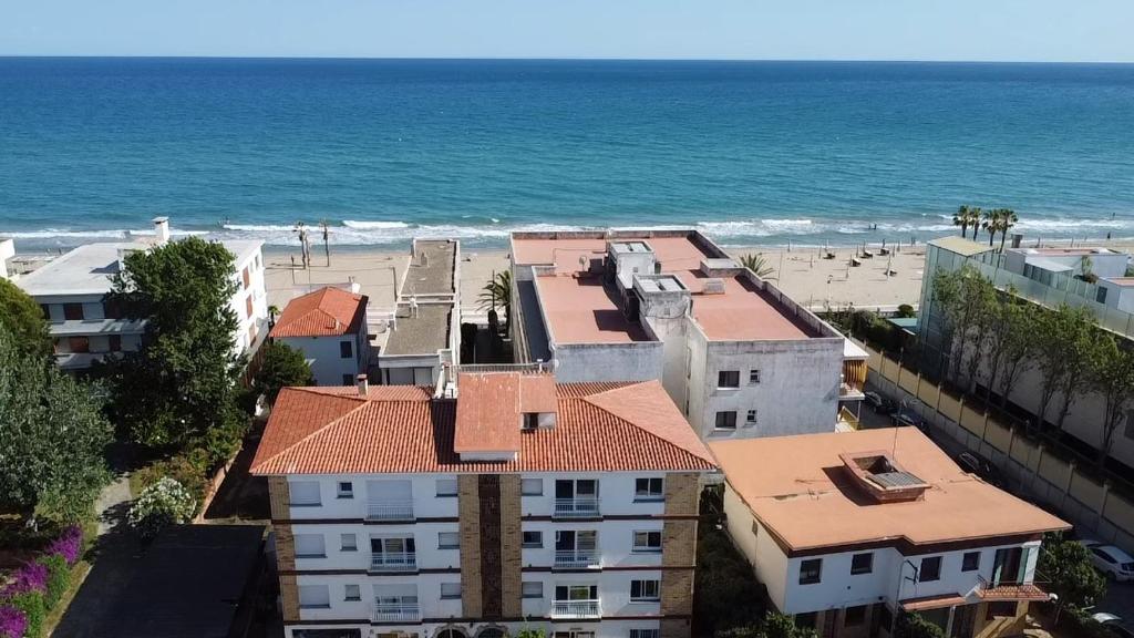 Nespecifikovaný výhled na moře nebo výhled na moře při pohledu z aparthotelu