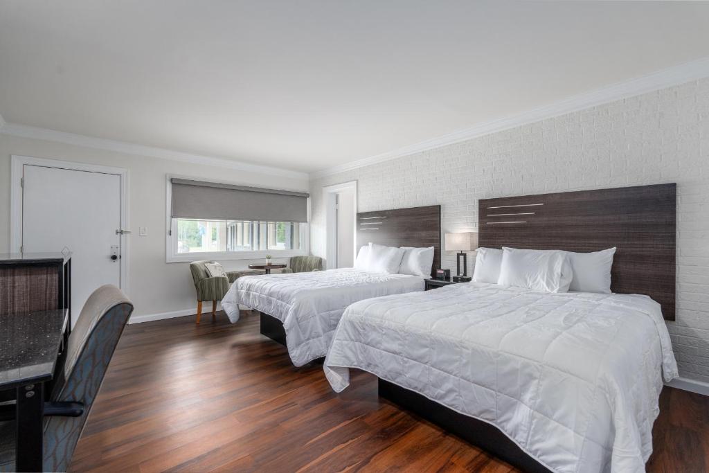 Crewe Boutique Inn - Superior Queen Room