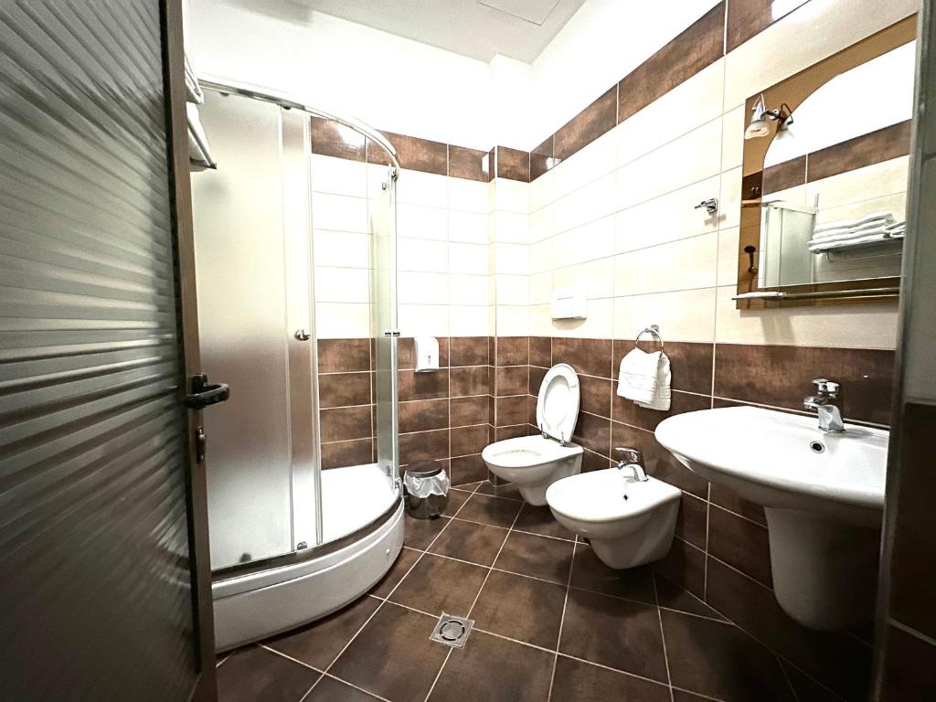 Rooms Panorama - Image 3