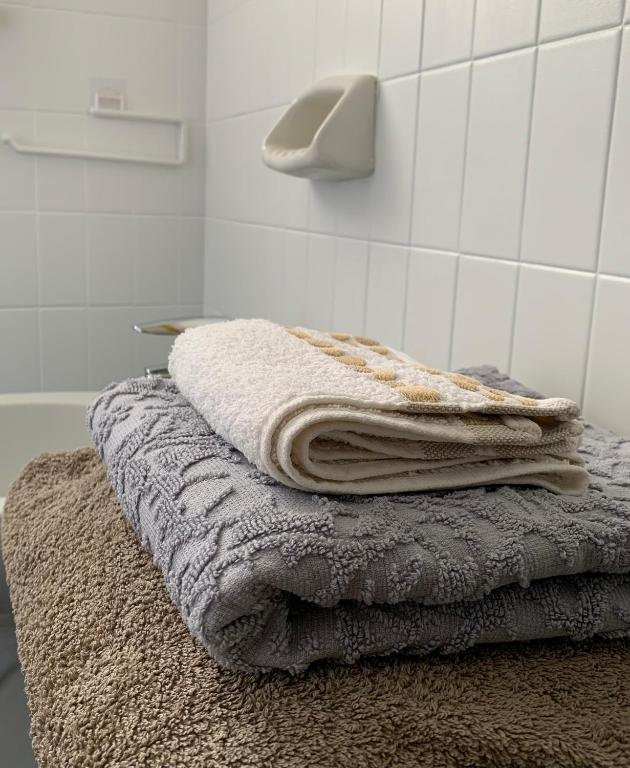 Couple of bath towels - Verona - Yellow From Filet - Bathroom