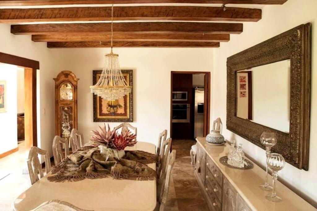 Fotografie z fotogalerie ubytování Lujosa Casa Guayllabamba - Gym Jacuzzi Piscina v destinaci Quito