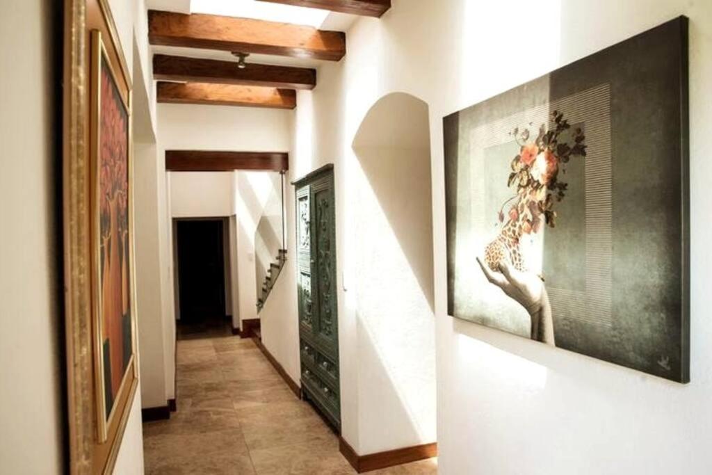 Postel nebo postele na pokoji v ubytování Lujosa Casa Guayllabamba - Gym Jacuzzi Piscina