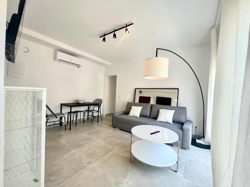 Apartahoteles GOLDEN COAST CALAFELL 2 en Carrer de Llevant, Cataluña