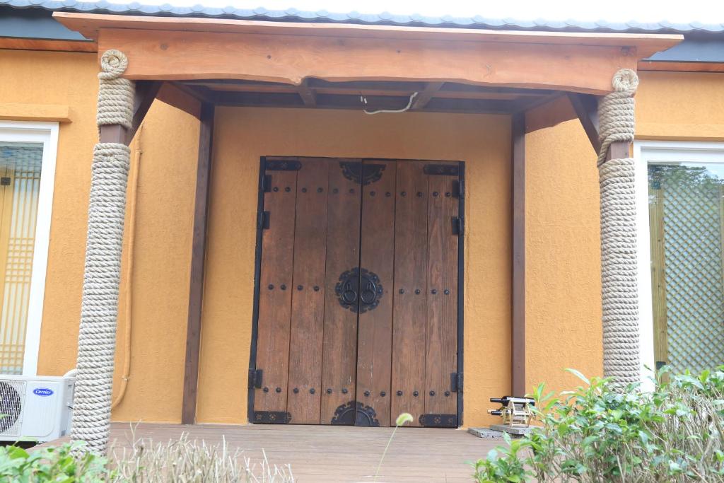 Jeju Best Hill - Two-Bedroom Townhouse