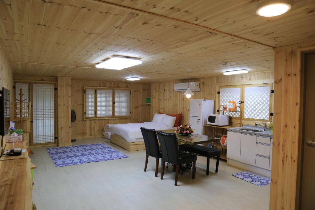 Jeju Best Hill - Superior Studio With Balcony