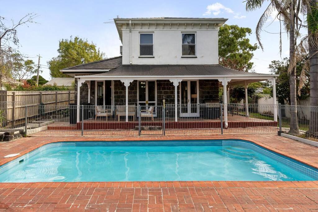 Manyung House, Mt Eliza, Mount Eliza (updated prices 2024)