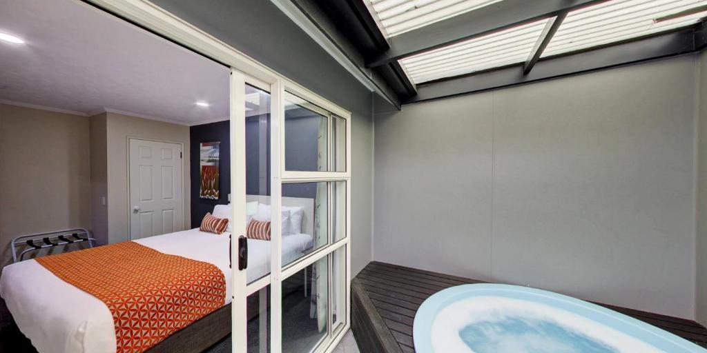 Capri on Fenton - Resim 21