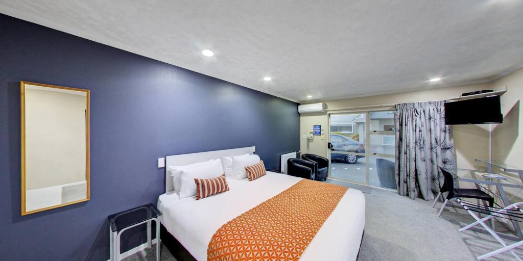 Capri on Fenton - Resim 37