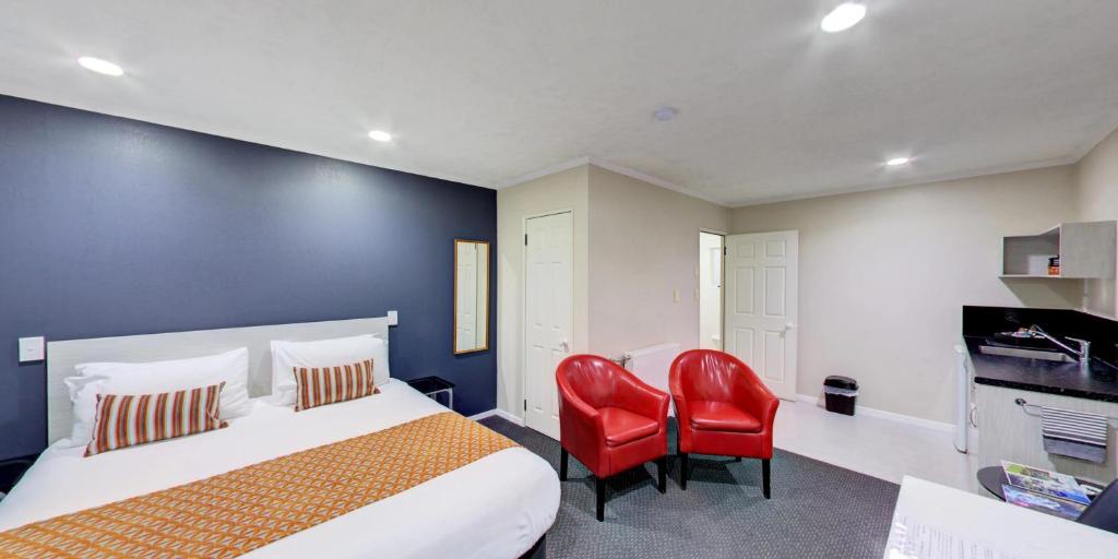 Capri on Fenton - Resim 40