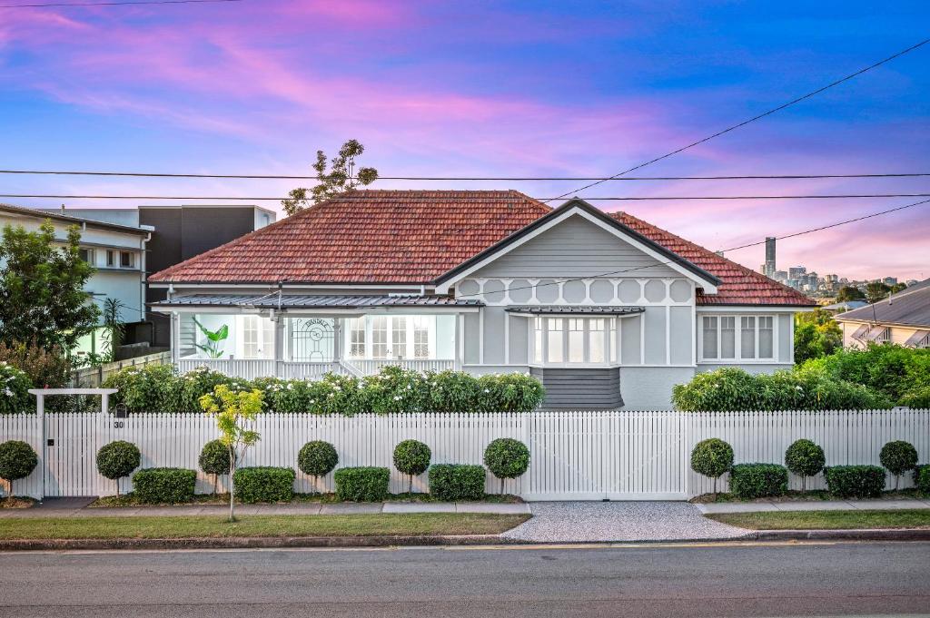 Evandale, 1920’s Historic ,Stunning and Modern home with amazing City