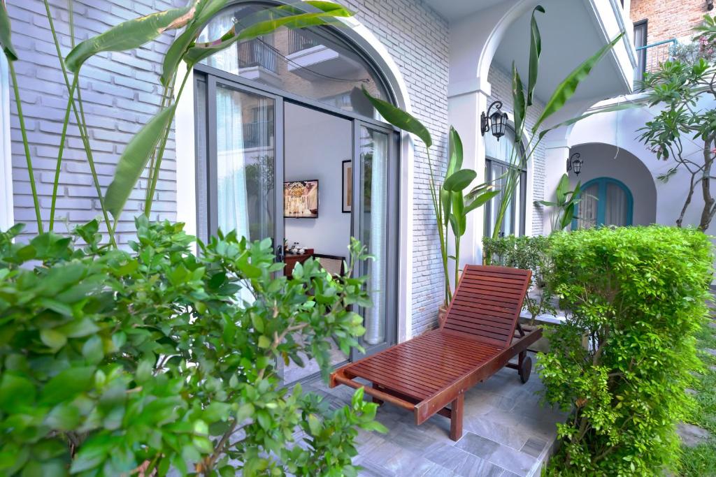 Premium Double Room with Pool Access
