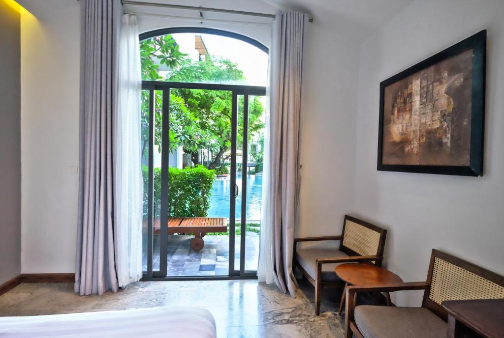 Premium Double Room with Pool Access