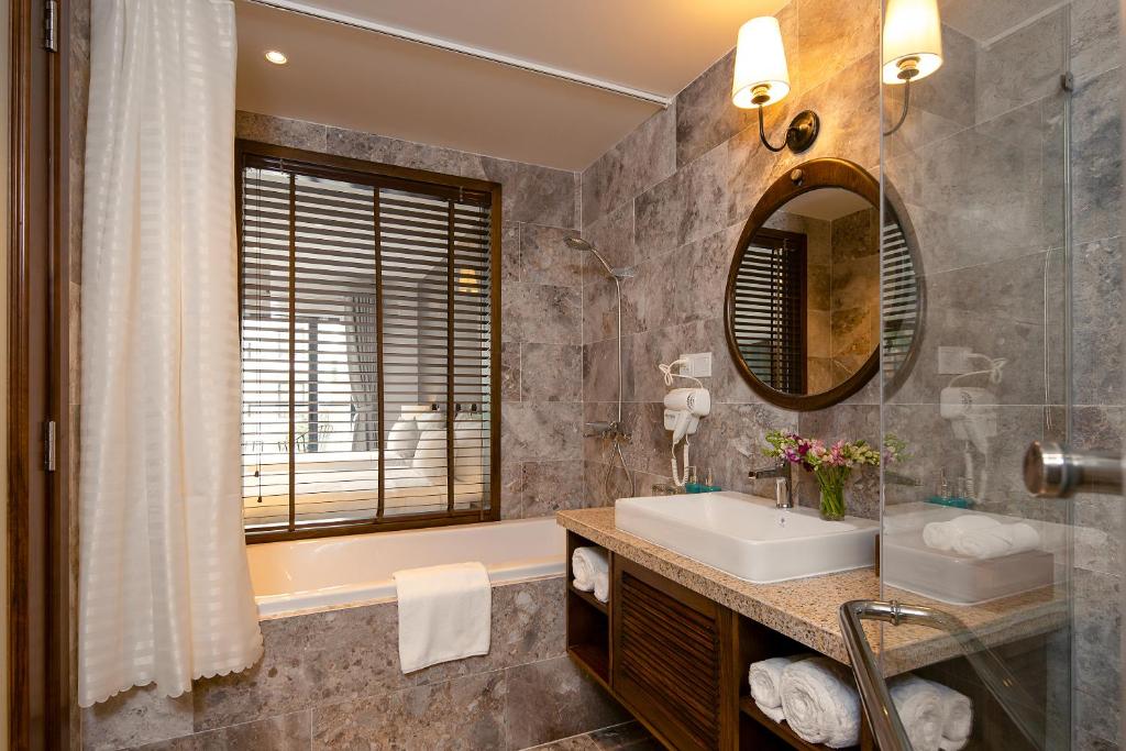 Premium Twin Room with Pool Access