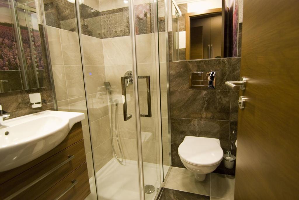 Golden Ball Club - Resim 25