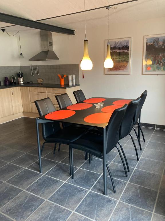 Kuchyň nebo kuchyňský kout v ubytování Pilegården Ferieboliger
