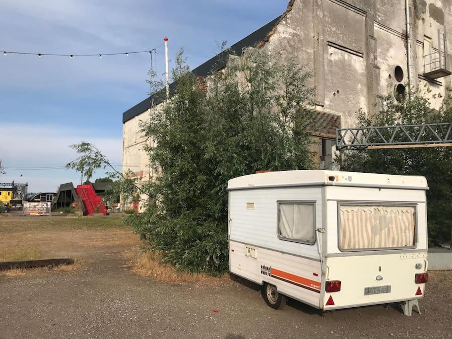Gallery image of Retro Caravan: Suikerunie Hub in Groningen