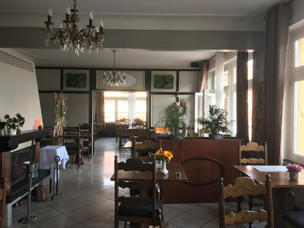 Posezení v ubytování Logis Hôtel & Restaurant - Le Floride