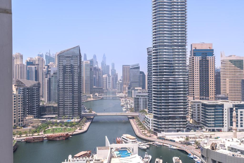Fotografie z fotogalerie ubytování Seaside serenity Stylish Marine-Themed Apartment v Dubaji